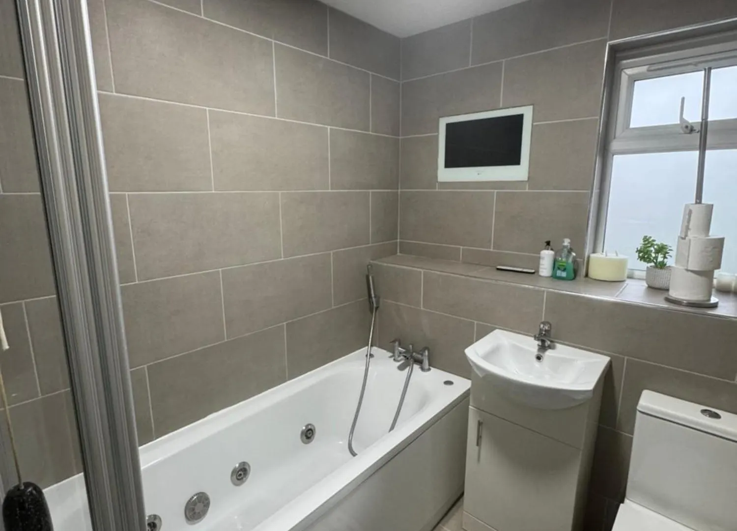 Guest house Room 3 Minute Drive From Luton Airport